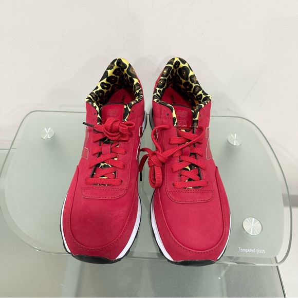 New Balance 501 Women’s Size 11 Red ,Leopard Print, Feminine And Functional - Picture 4 of 10